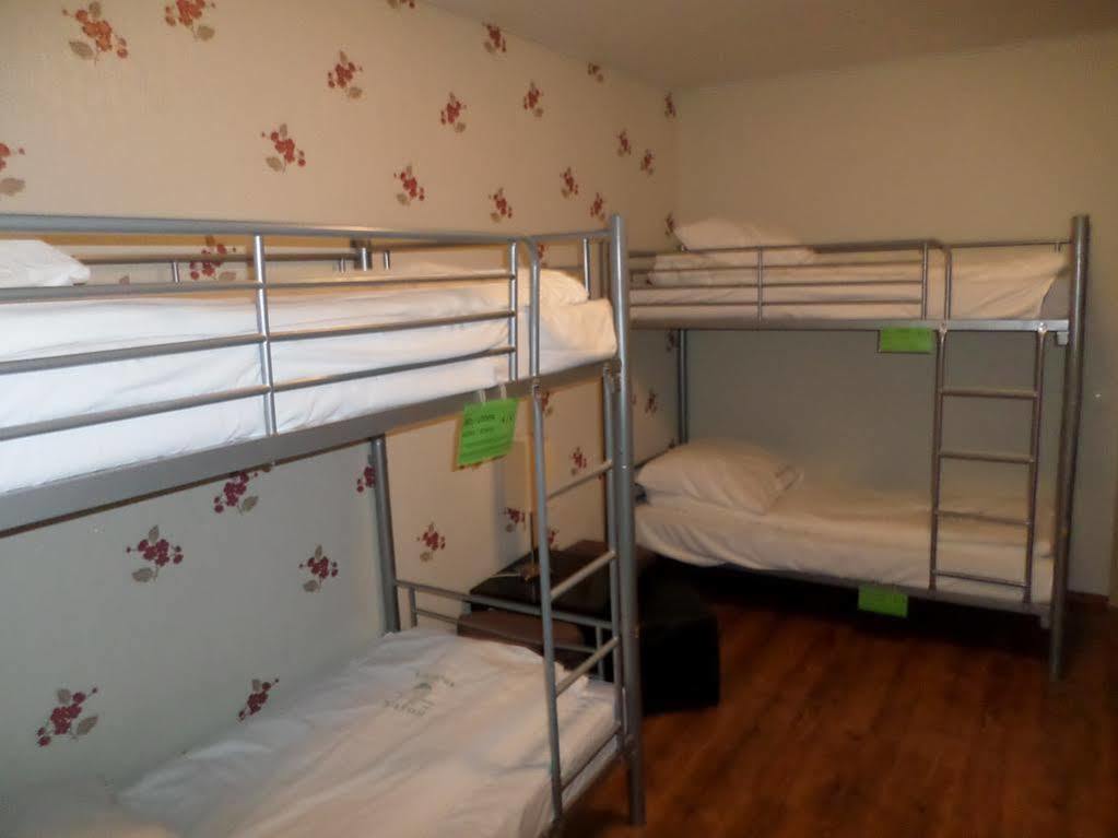Hostel Krokodyl วอร์ซอ ภายนอก รูปภาพ