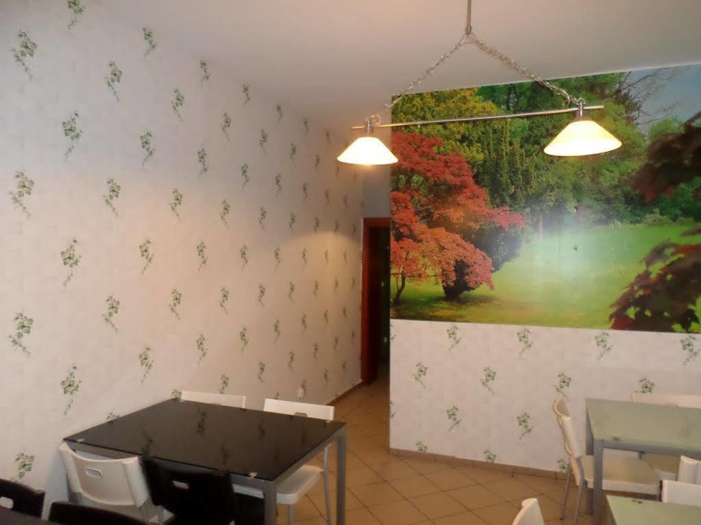 Hostel Krokodyl วอร์ซอ ภายนอก รูปภาพ